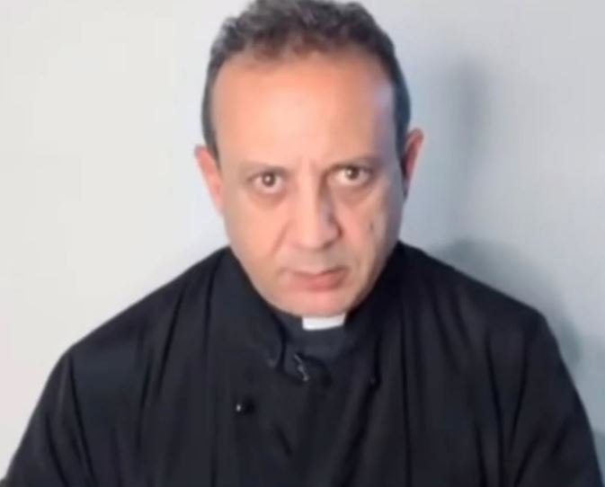 الأرشمندريت الأب سيمون خوري يناشد استقبال عائلة بلا مأوى من الزرازير، لتسكن في الكنيسة حتى يُرمم بيتها