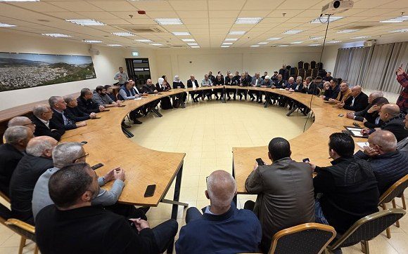 لجنة المتابعة تحذر من السوق السوداء وتدعو إلى ترشيد استهلاك الموارد