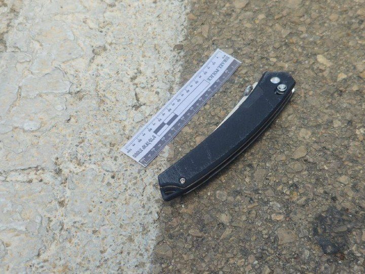 إحباط محاولة طعن في موقف سيارات مركز شرطة تل أبيب جنوب وإصابة المشتبه به بالرصاص