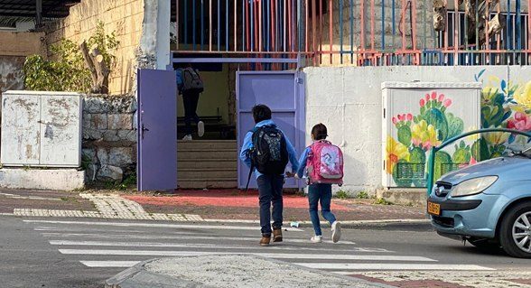 يوآف كيش يوجّه باستئناف الدراسة الحضورية غداً في المناطق المصنفة خضراء